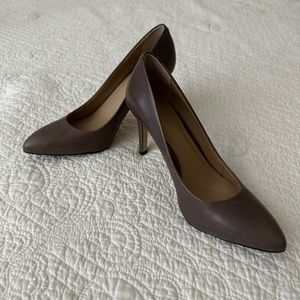Ann Taylor Taupe Leather Pumps Shoes Heels Size 6.5